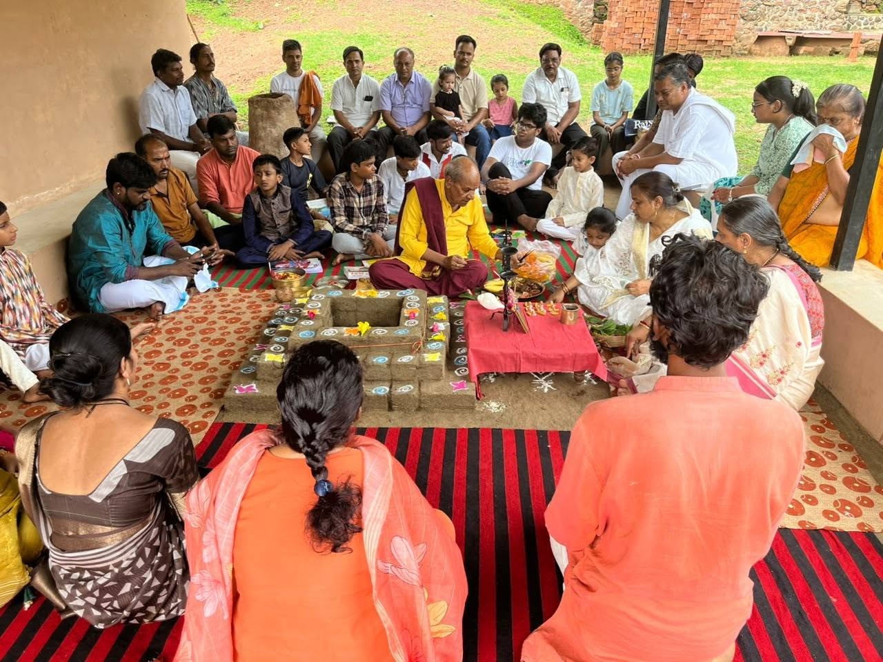 Havan and Vidyarambha sanskaara at the inauguration of Anaadi Dharma Gurukulam